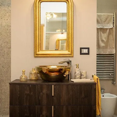 Appartamento Gregoriana Luxury In *